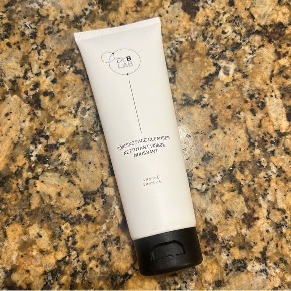 DR. BRANDT SKINCARE Dr. B. Lab Oil-to-Foam Cleanser 125 ml - Picture 1 of 3